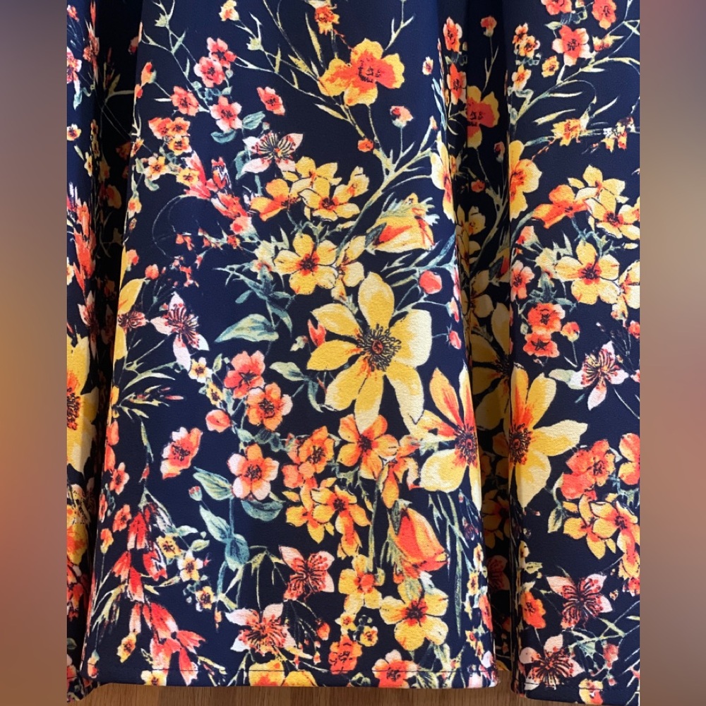 Navy and Floral Dress — By London Times, Size 10 - Picture 10 of 14